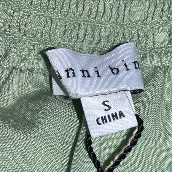 Gianni Bini Smocked Tiered A-Line Dress Sz S Blouson Sleeve Off-the-Shoulder - Picture 7 of 8